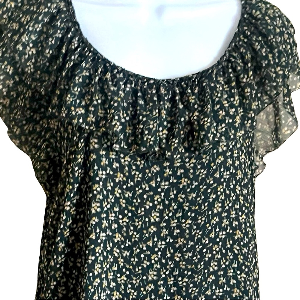 **NWOT LOFT Green/Ivory Ruffle Top - Medium** - Picture 2 of 6